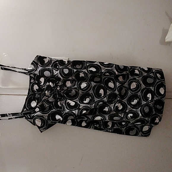 Black and white dress - Picture 6 of 6